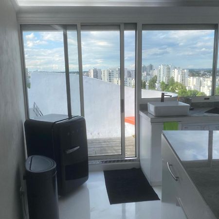 14Eme Et Der Etage "Arty" Avec 2 Chambres Et Vue Panoramique ! Creteil Exterior photo